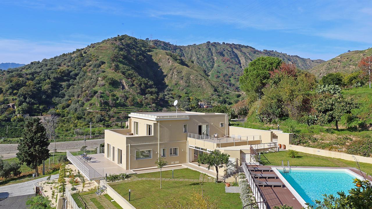 Sike Holiday Home 陶尔米纳 外观 照片