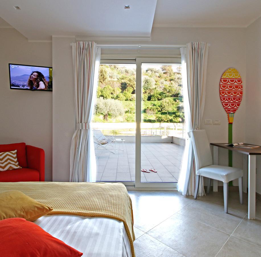 Sike Holiday Home 陶尔米纳 外观 照片