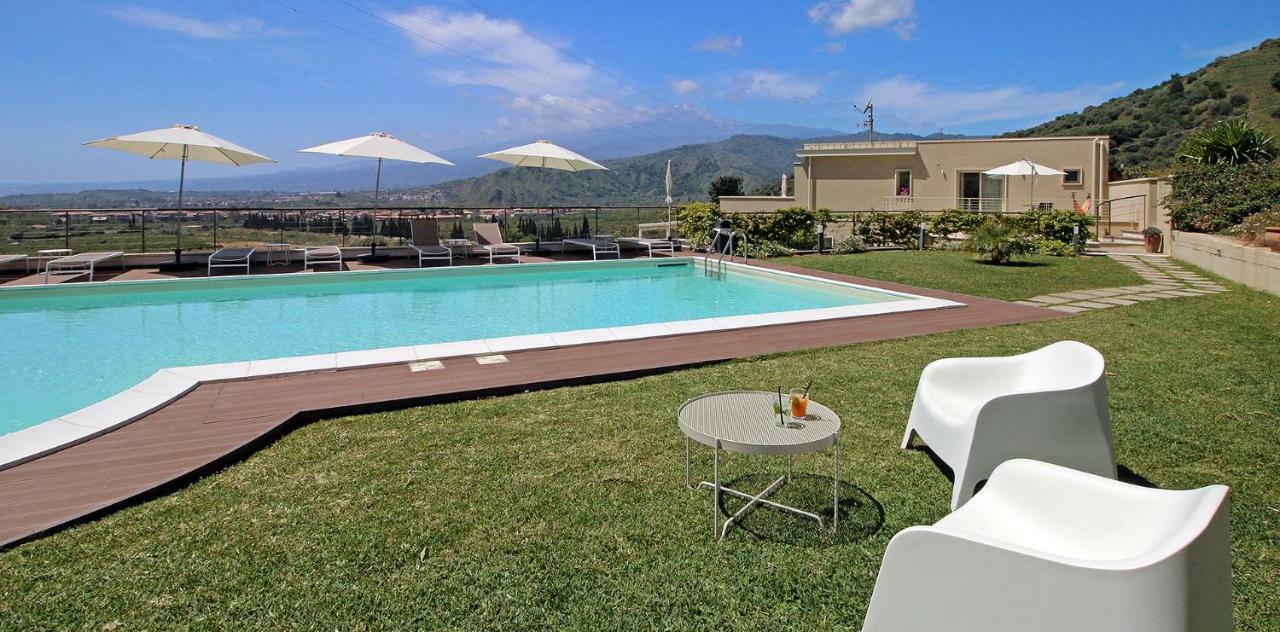 Sike Holiday Home 陶尔米纳 外观 照片